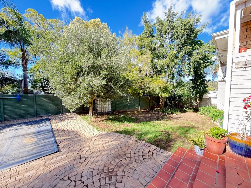 4 Bedroom Property for Sale in Die Wingerd Western Cape